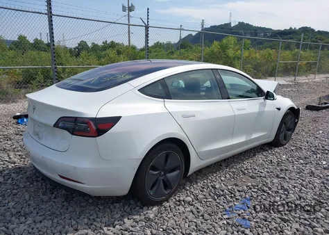 2018 Tesla Model 3 Long Range/Performance из США, поврежденный, VIN 5YJ3E1EB6JF131306